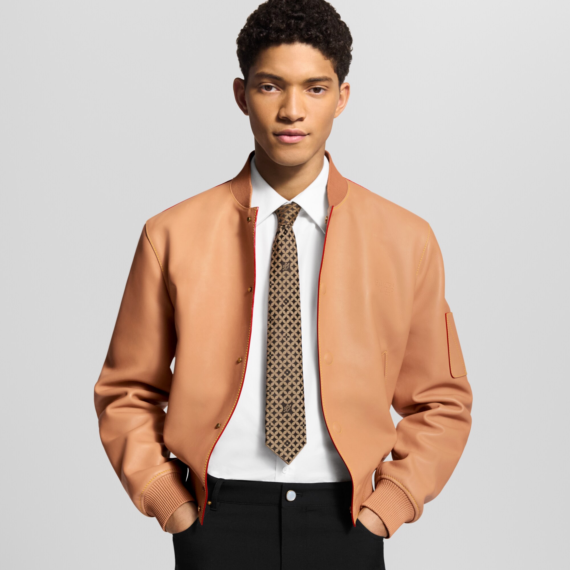 เนคไทรุ่น Dandy Monogram . in ผู้ชาย