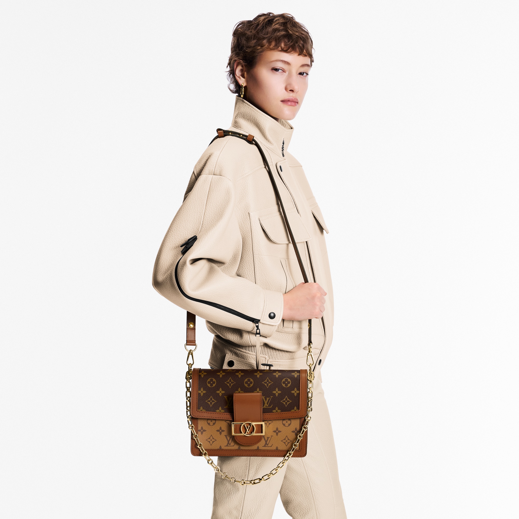 กระเป๋ารุ่น Dauphine MM Monogram in ผู้หญิง