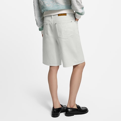 กางเกงเดนิมขาสั้น in ผู้ชาย's เสื้อผ้า คอลเล็คชั่นเดนิม collections by Louis Vuitton (การย่อ/ขยายผลิตภัณฑ์)