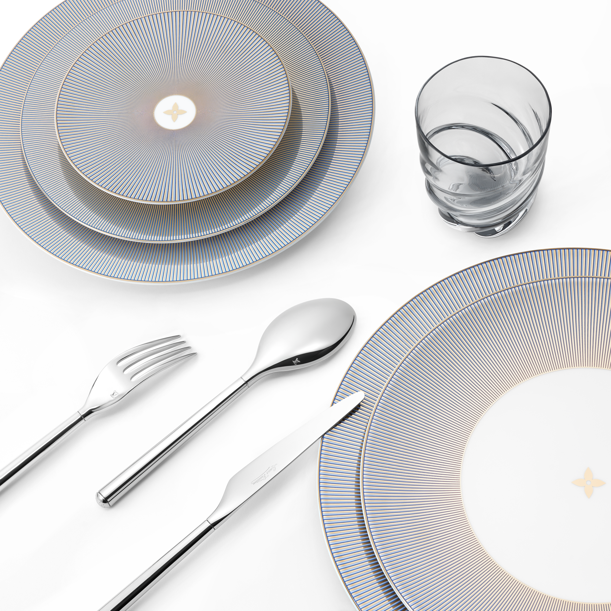 เซ็ตจานขนม 2 ใบรุ่น Dichoric  in ทรังก์ การเดินทาง และ บ้าน