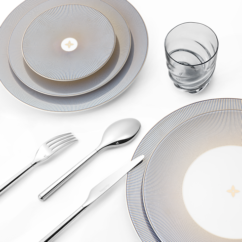 เซ็ตจานอาหาร 2 ใบรุ่น Dichroic in ทรังก์ การเดินทาง และ บ้าน's บ้านและศิลปะการไดนิ่ง ที่สุดแห่งศิลปะการไดนิ่ง collections by Louis Vuitton (การย่อ/ขยายผลิตภัณฑ์)