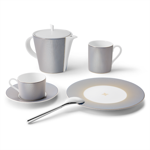 เซ็ตแก้วน้ำชาและจานรอง Dichroic 2 ชุด in ทรังก์ การเดินทาง และ บ้าน's บ้านและศิลปะการไดนิ่ง ที่สุดแห่งศิลปะการไดนิ่ง collections by Louis Vuitton (การย่อ/ขยายผลิตภัณฑ์)