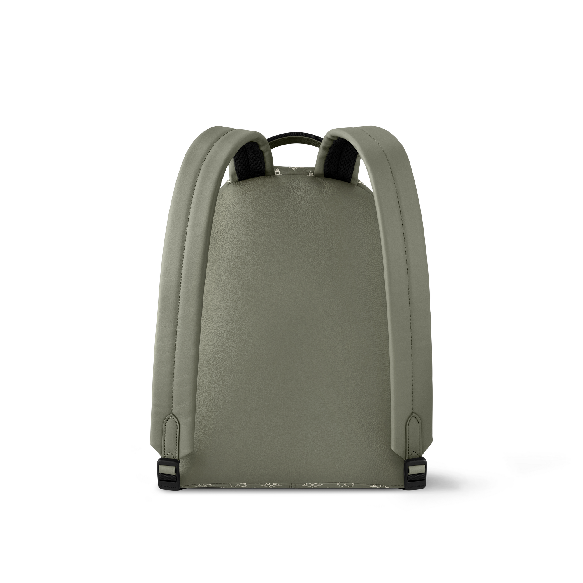 กระเป๋าสะพายหลังรุ่น Discovery PM หนัง Monogram Shadow in ผู้ชาย