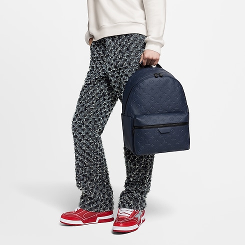 กระเป๋าสะพายหลังรุ่น DISCOVERY PM หนัง Monogram Shadow in กระเป๋าและผลิตภัณฑ์เครื่องหนังขนาดเล็ก's สำหรับผู้หญิง ใหม่ล่าสุด collections by Louis Vuitton (การย่อ/ขยายผลิตภัณฑ์)