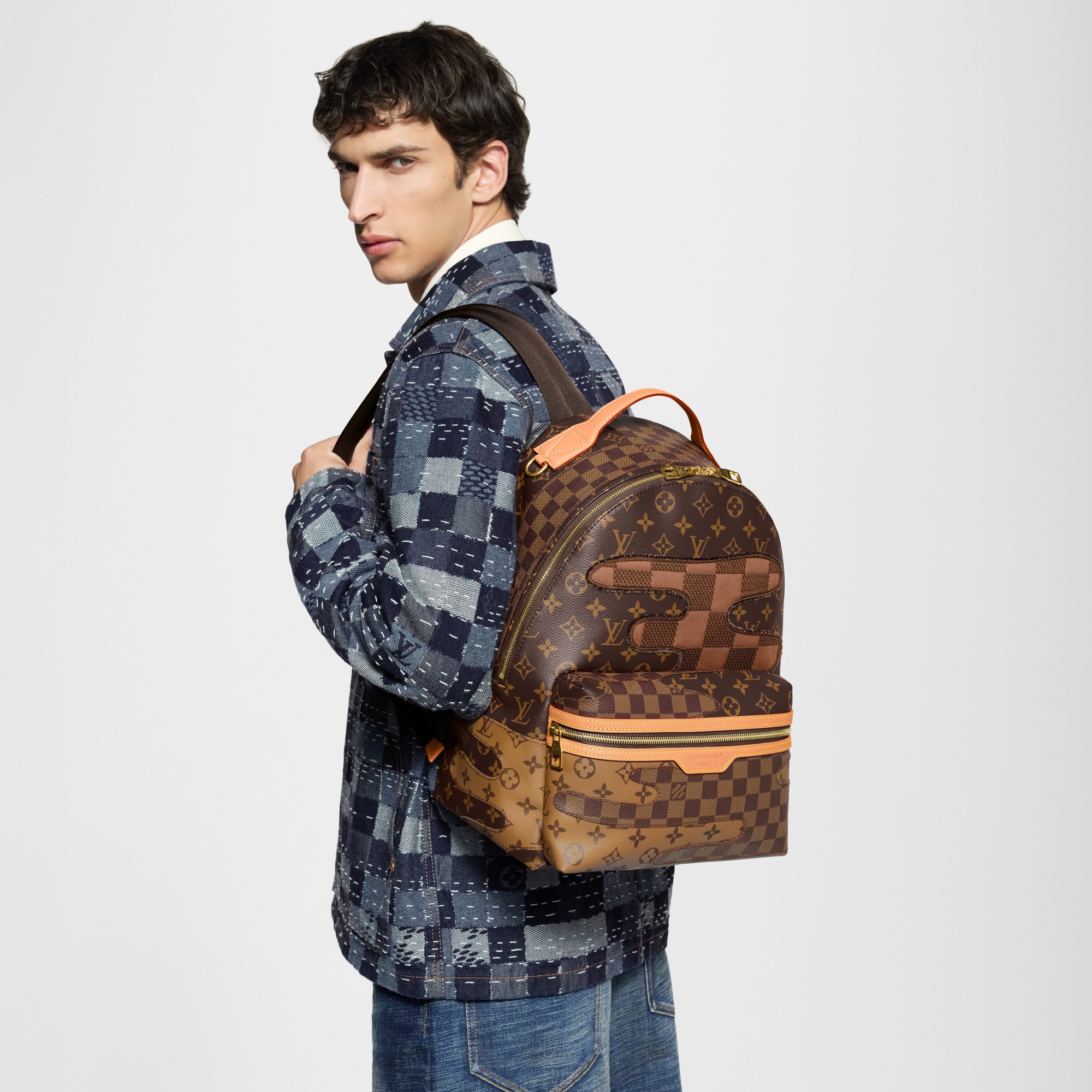 กระเป๋าสะพายหลังรุ่น DISCOVERY PM Monogram แคนวาสประเภทอื่น in กระเป๋าและผลิตภัณฑ์เครื่องหนังขนาดเล็ก