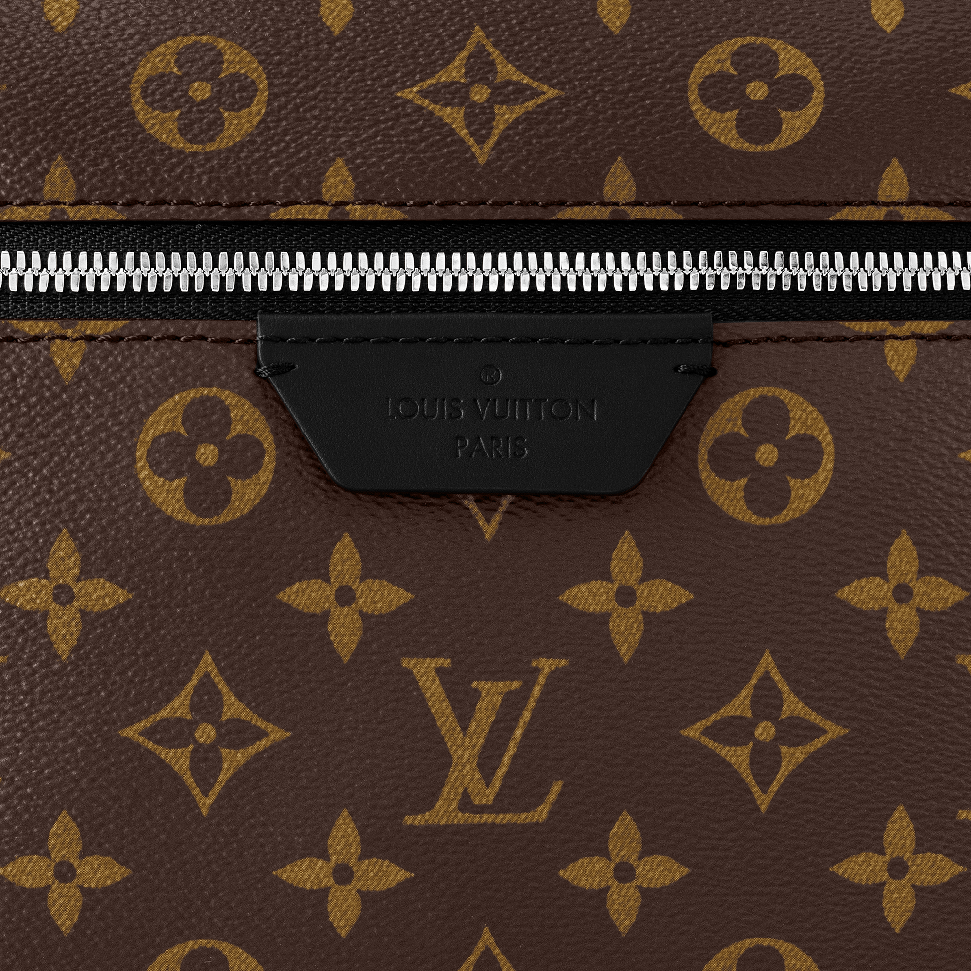 กระเป๋าสะพายหลังรุ่น DISCOVERY PM Monogram Macassar แคนวาส in ผู้ชาย
