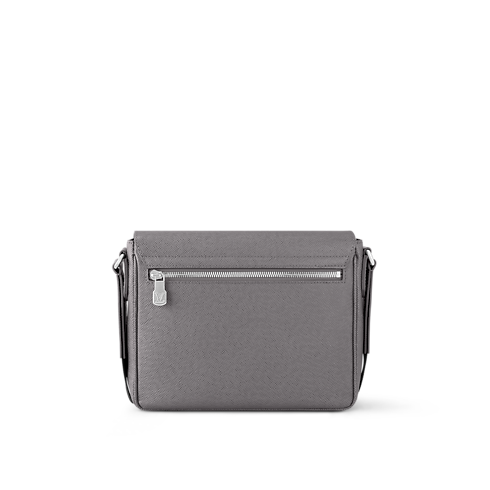 กระเป๋ารุ่น District PM Taiga in กระเป๋าและผลิตภัณฑ์เครื่องหนังขนาดเล็ก's สำหรับผู้ชาย ผลิตภัณฑ์ใหม่ล่าสุด collections by Louis Vuitton (การย่อ/ขยายผลิตภัณฑ์)