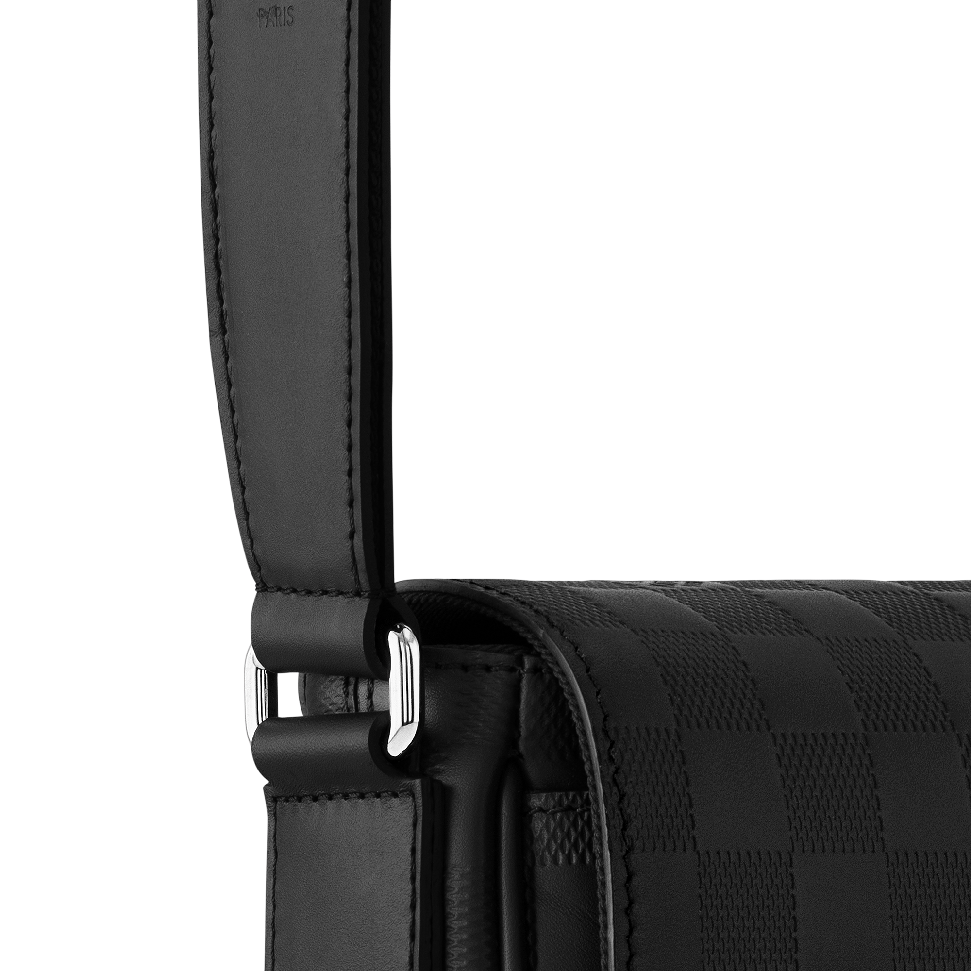 กระเป๋ารุ่น District PM Damier Infini in ผู้ชาย