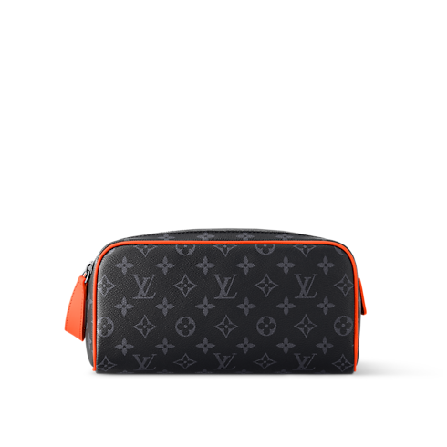 กระเป๋ารุ่น DOPP KIT Monogram Eclipse in ผู้ชาย's การเดินทางและท่องเที่ยว กระเป๋าเสริมเดินทางสำหรับผู้ชาย collections by Louis Vuitton (การย่อ/ขยายผลิตภัณฑ์)