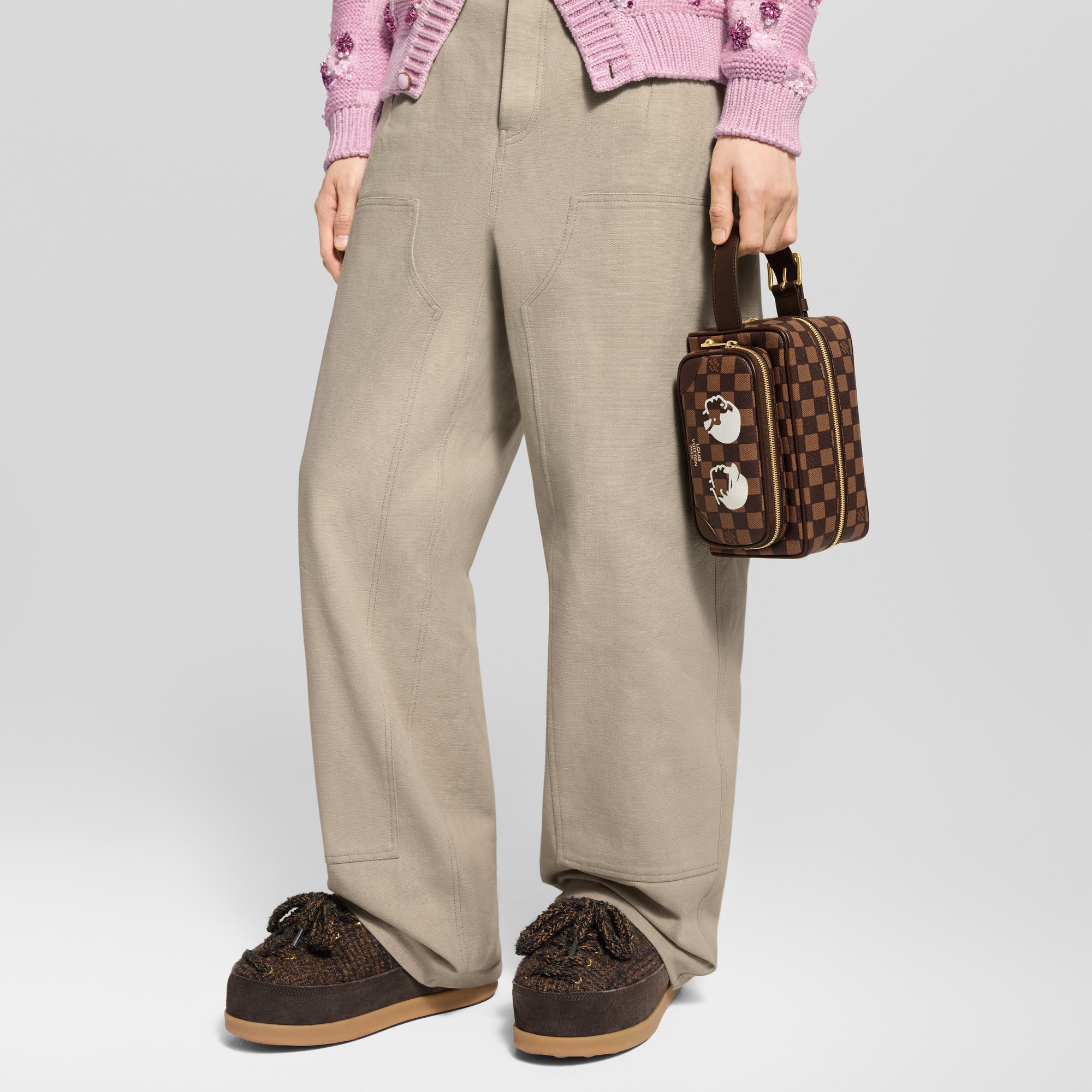 กระเป๋ารุ่น DOPP KIT Damier Ebene in ผู้ชาย