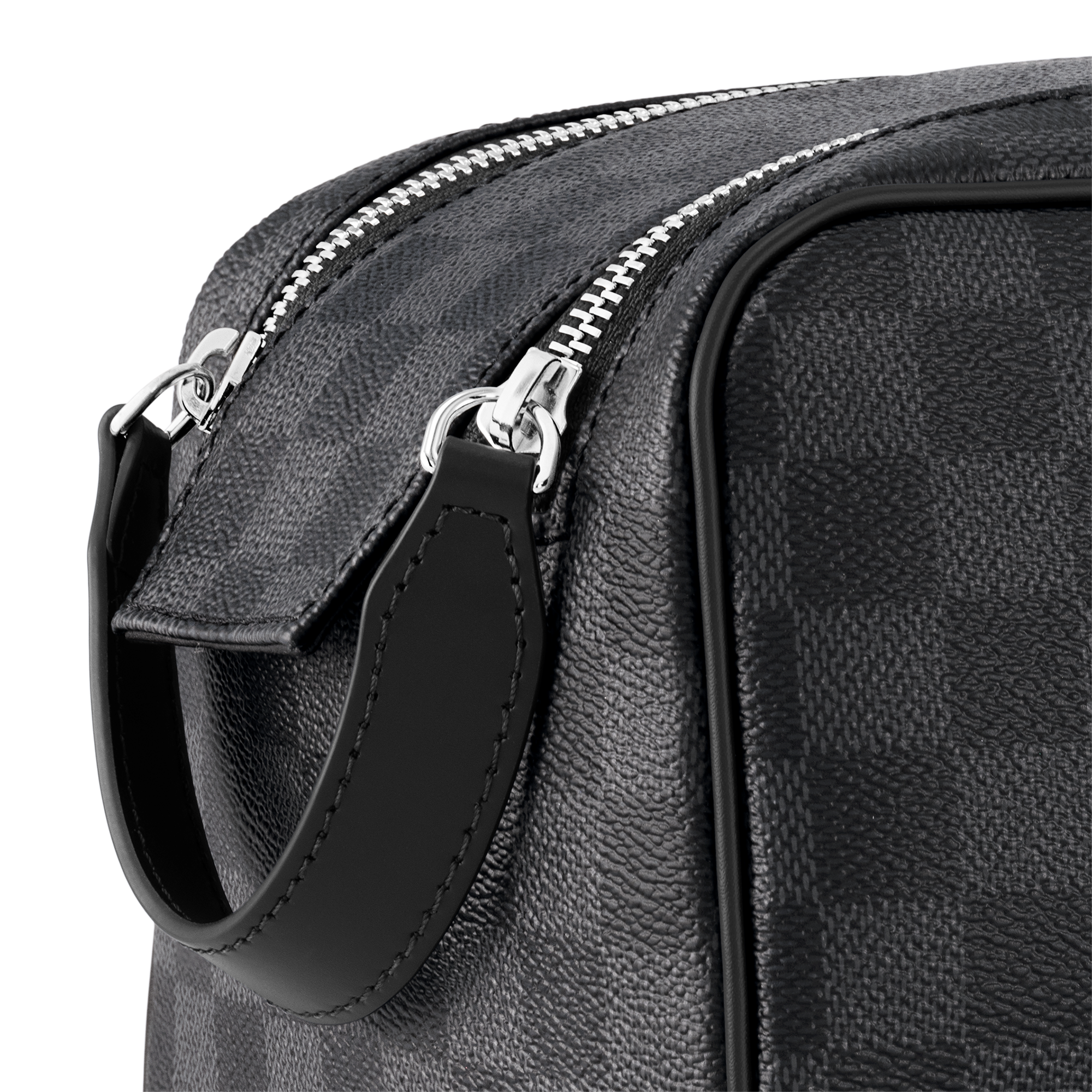 กระเป๋ารุ่น Dopp Kit Toilet Damier Graphite แคนวาส in ผู้ชาย