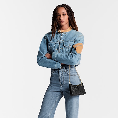 กระเป๋ารุ่น Easy Pouch On Strap Monogram Empreinte in ผู้หญิง's กระเป๋าสตางค์และผลิตภัณฑ์เครื่องหนังขนาดเล็ก กระเป๋าสตางค์สำหรับผู้หญิง collections by Louis Vuitton (การย่อ/ขยายผลิตภัณฑ์)