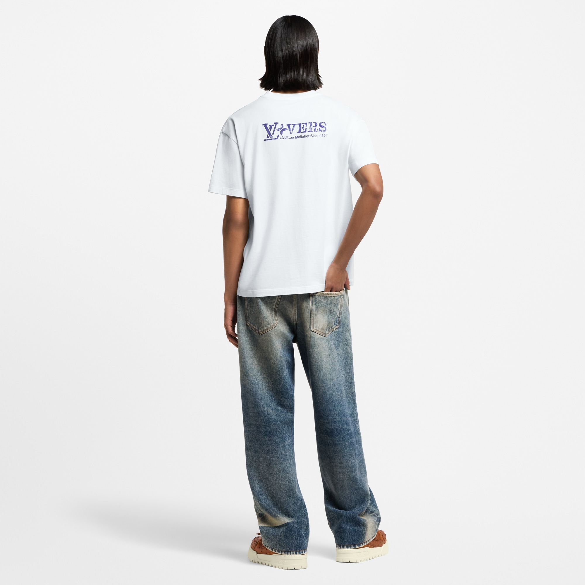 เสื้อยืดผ้าคอตตอนตกแต่งลายกราฟิก  in ผู้ชาย