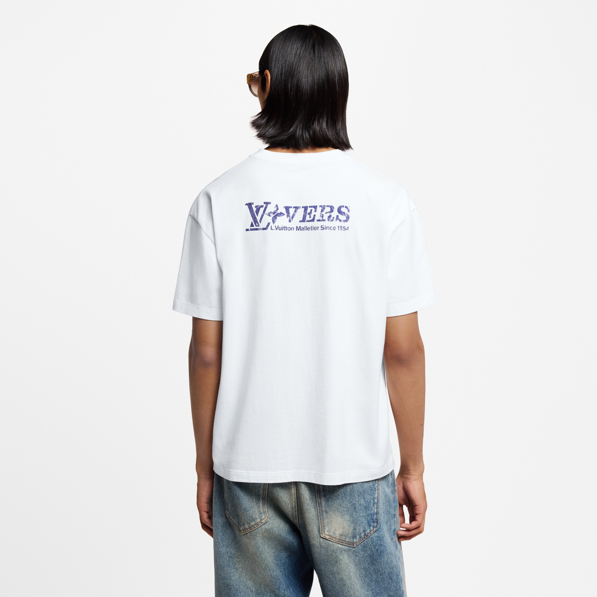 เสื้อยืดผ้าคอตตอนตกแต่งลายกราฟิก  in ผู้ชาย