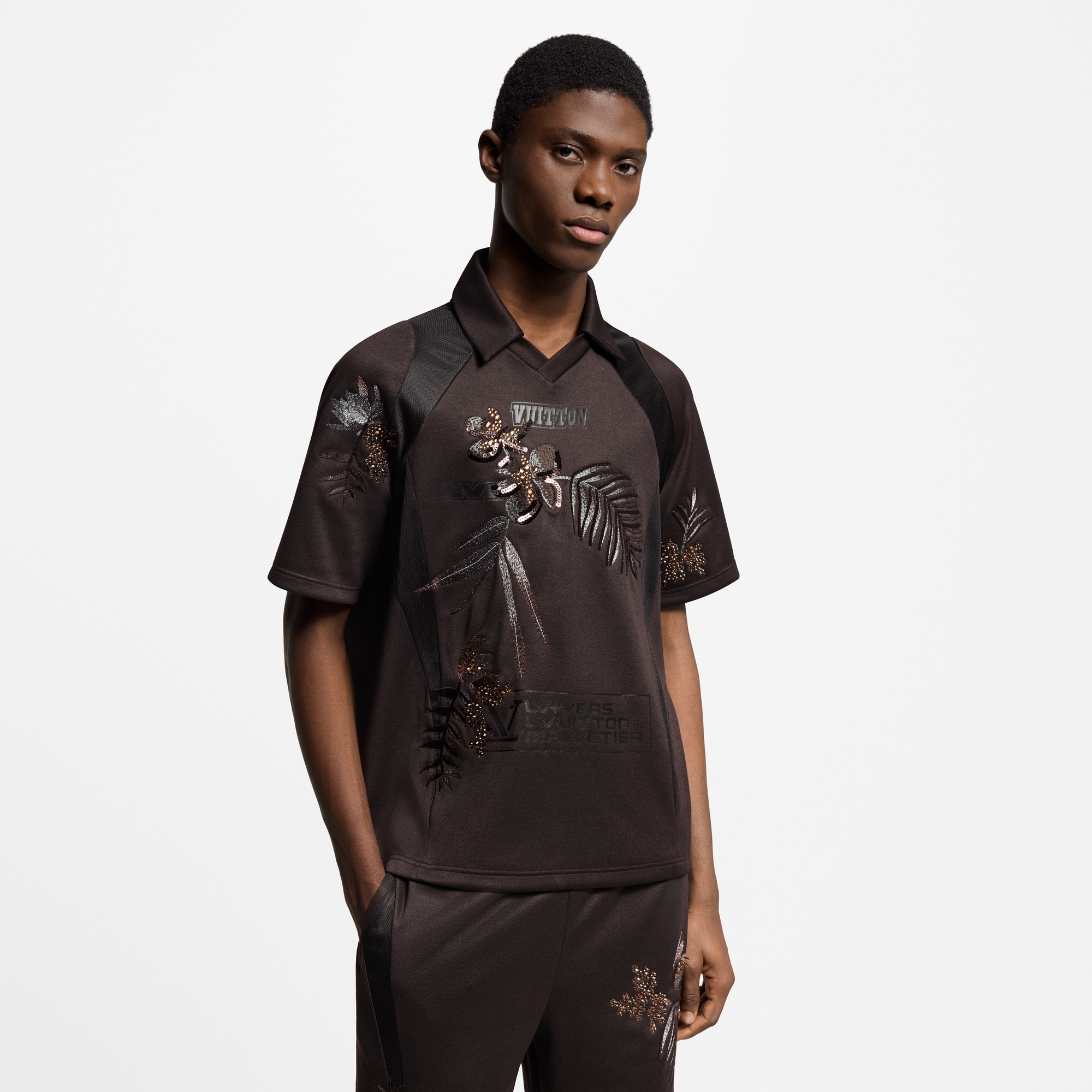 เสื้อยืดผ้าเจอร์ซีย์ตกแต่งลาย  in ผู้ชาย