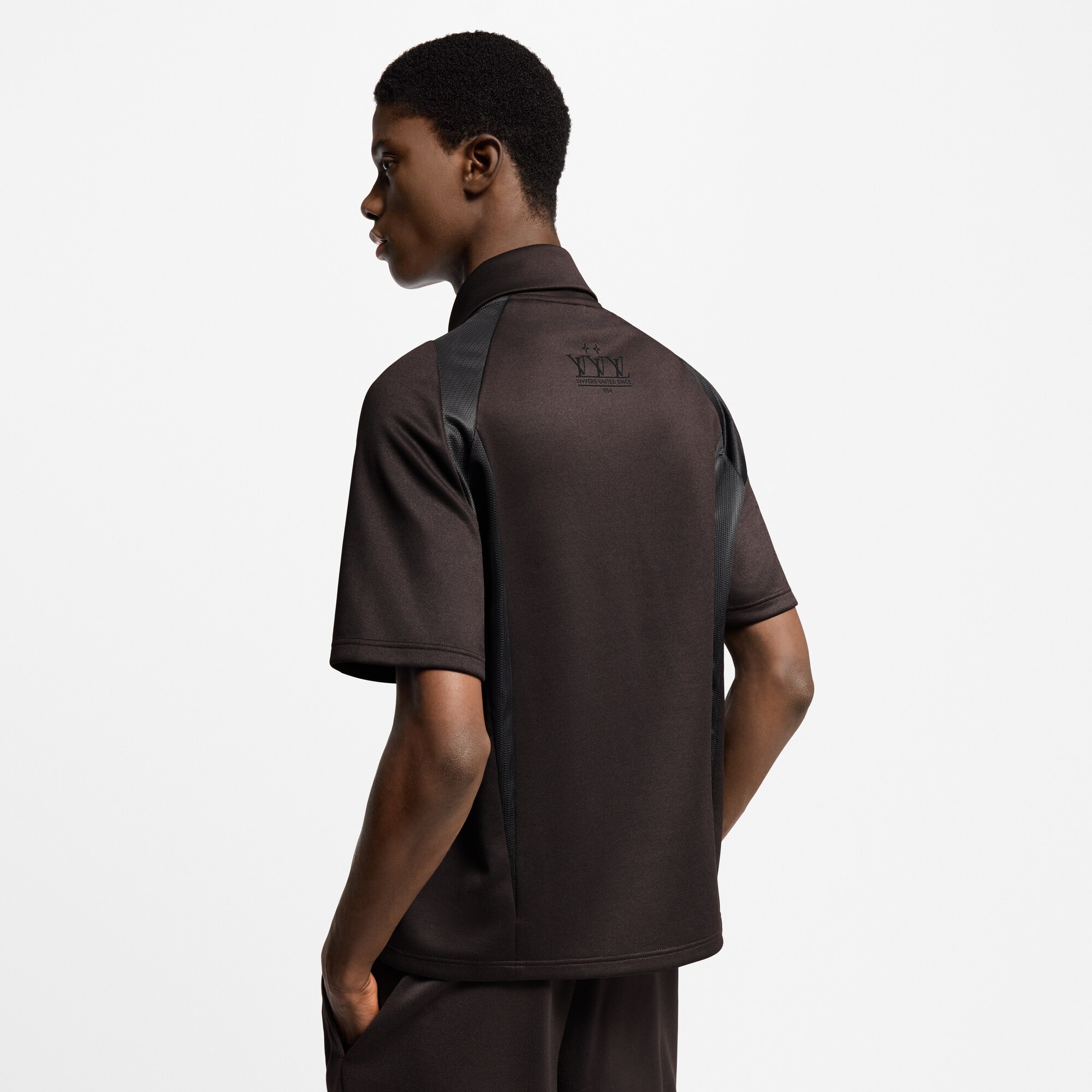 เสื้อยืดผ้าเจอร์ซีย์ตกแต่งลาย  in ผู้ชาย