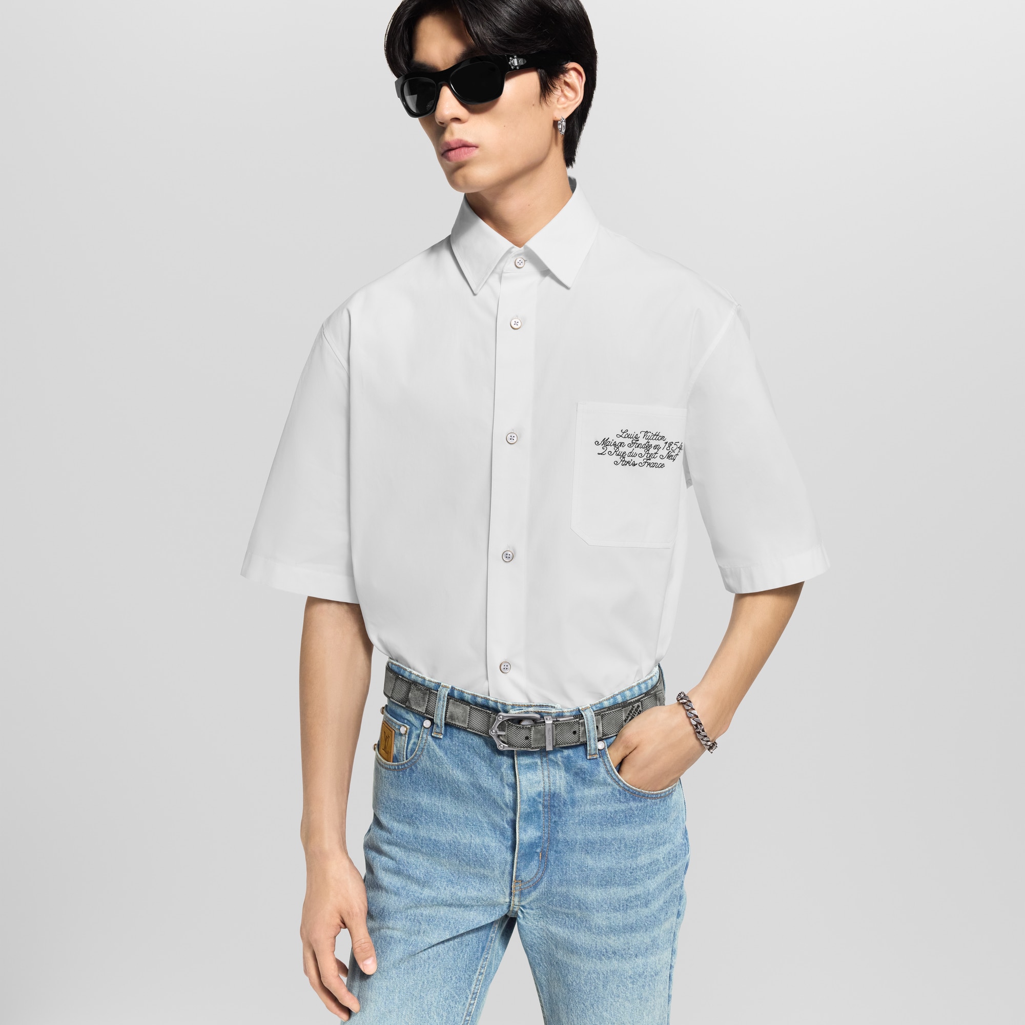 เสื้อเชิ้ตแขนสั้นตกแต่งลาย  in ผู้ชาย