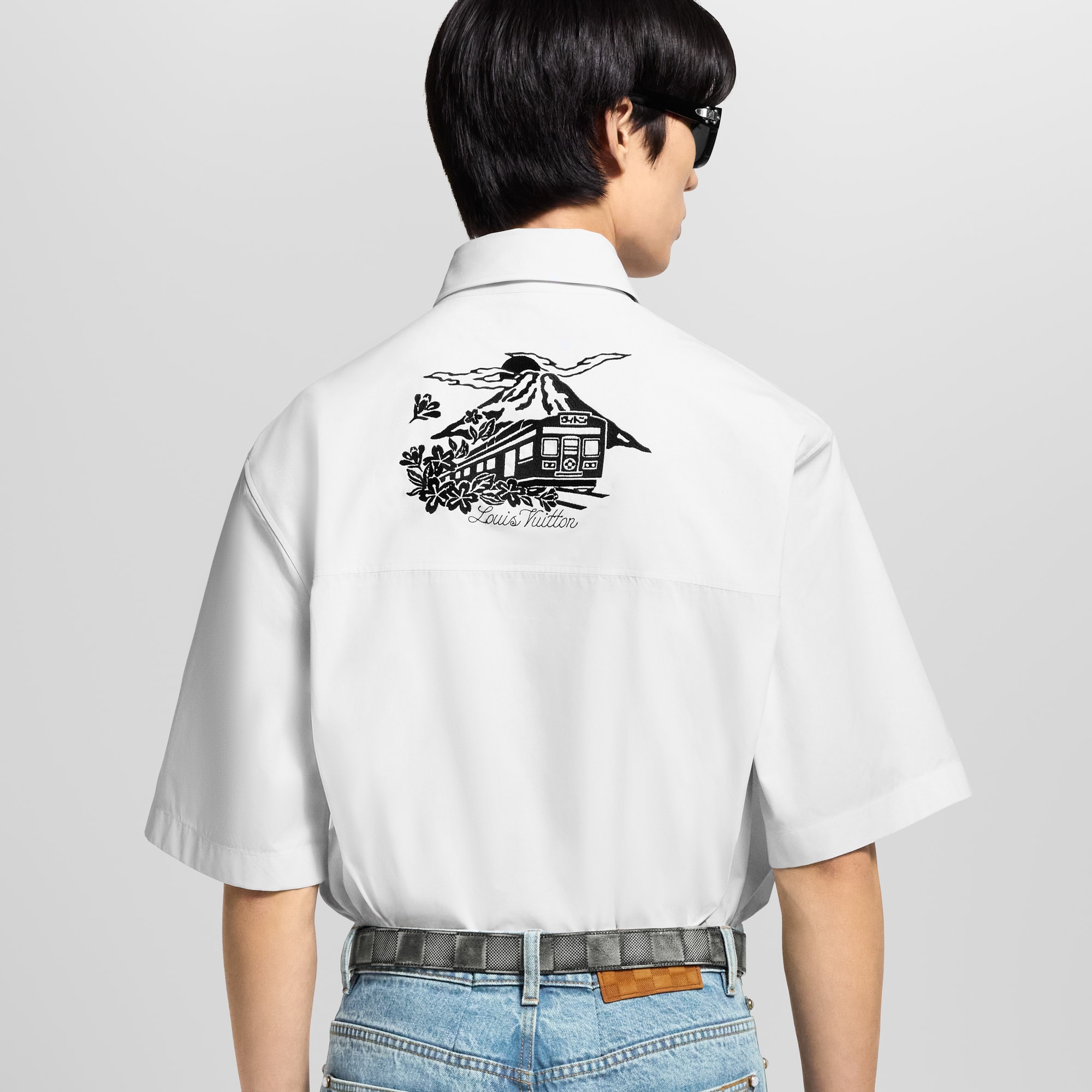 เสื้อเชิ้ตแขนสั้นตกแต่งลาย  in ผู้ชาย