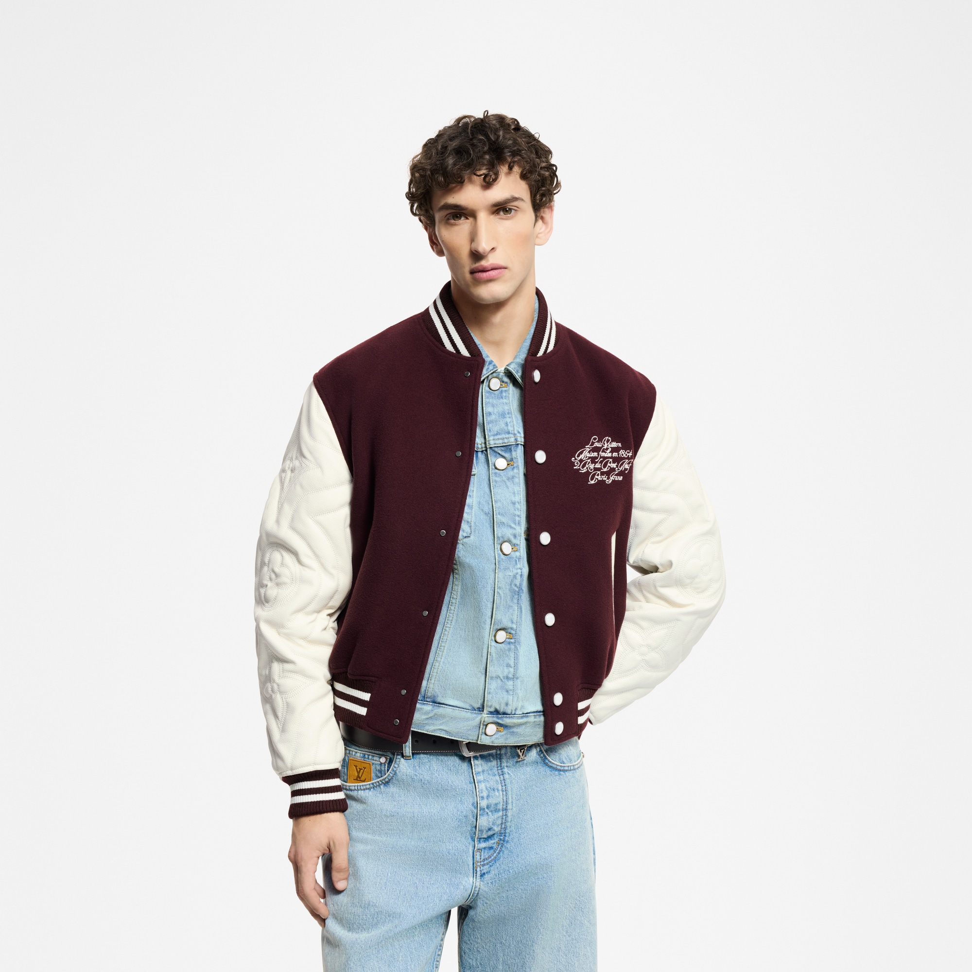 เสื้อแจ็คเก็ต Varsity หนังลูกวัวปักลาย  in ผู้ชาย