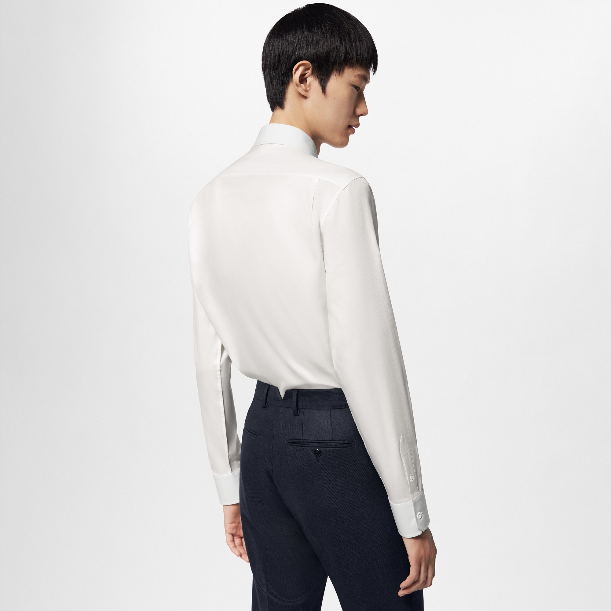 เสื้อเชิ้ตแขนยาวผ้าคอตตอนผสมปักสัญลักษณ์  in ผู้ชาย