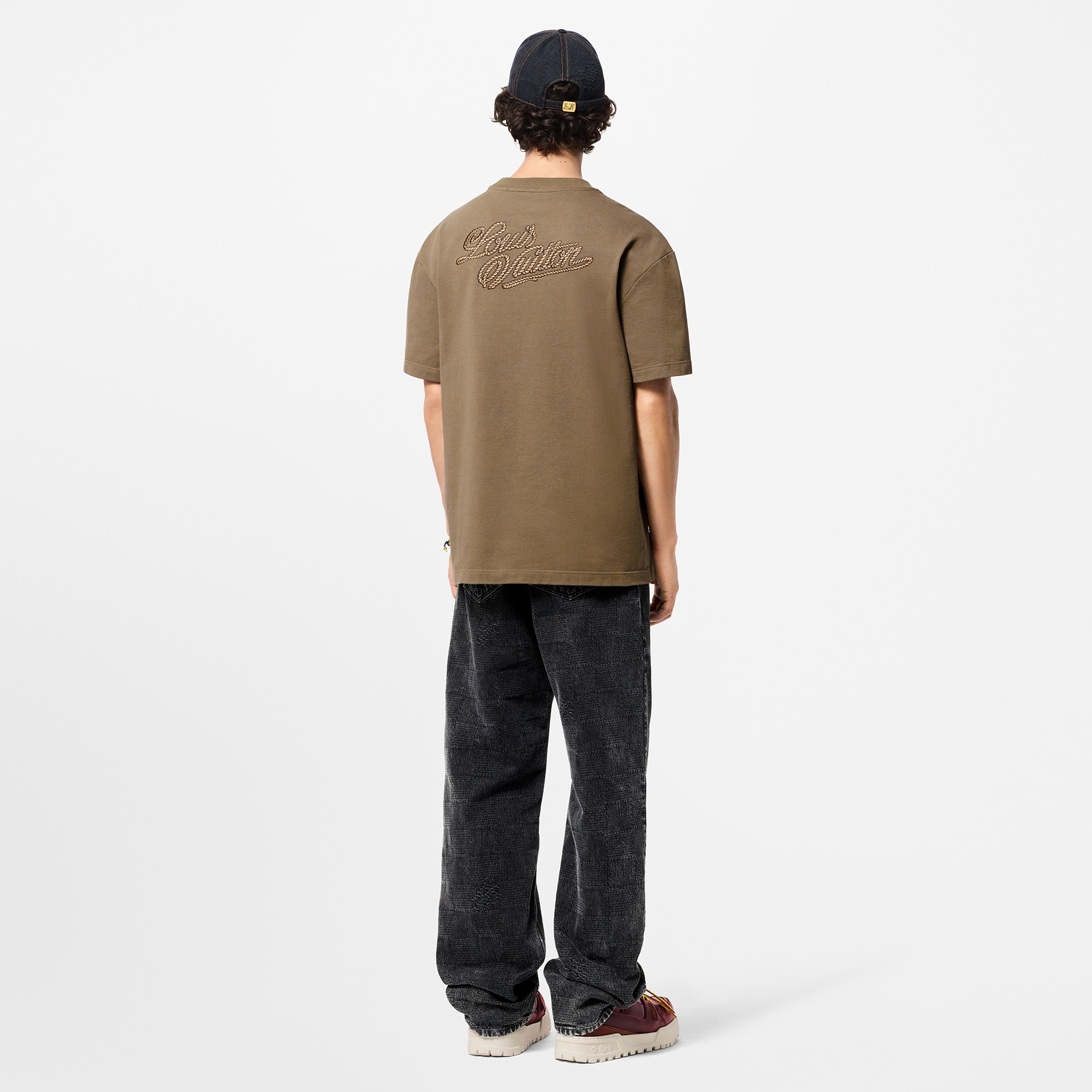 เสื้อยืดผ้าคอตตอนปักสัญลักษณ์  in ผู้ชาย
