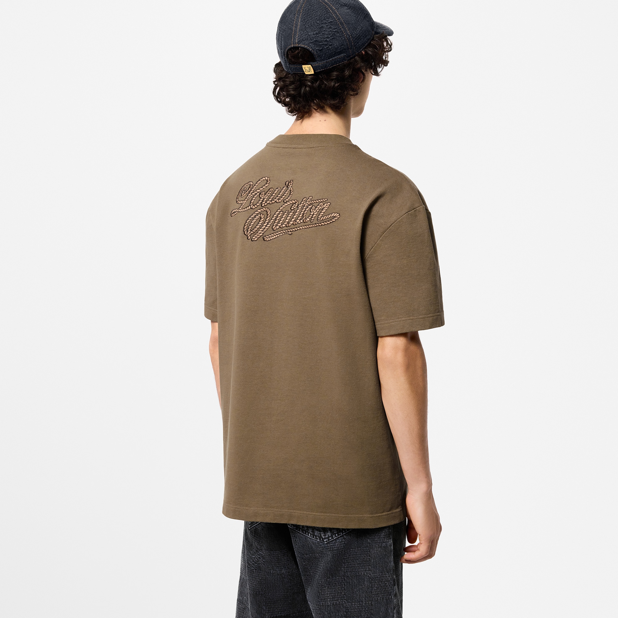 เสื้อยืดผ้าคอตตอนปักสัญลักษณ์  in ผู้ชาย