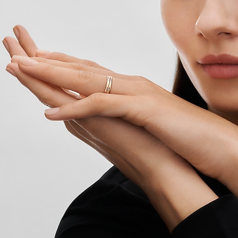 Epi wedding band, pink gold in จิวเวลรี่'s หมวดหมู่ ไฟน์จิวเวลรี่ทั้งหมด collections by Louis Vuitton (การย่อ/ขยายผลิตภัณฑ์)