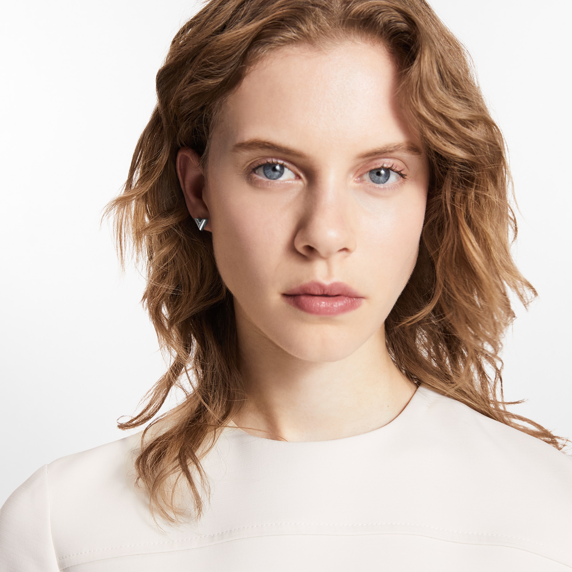 ต่างหูสตั๊ด ESSENTIAL V . in ผู้หญิง