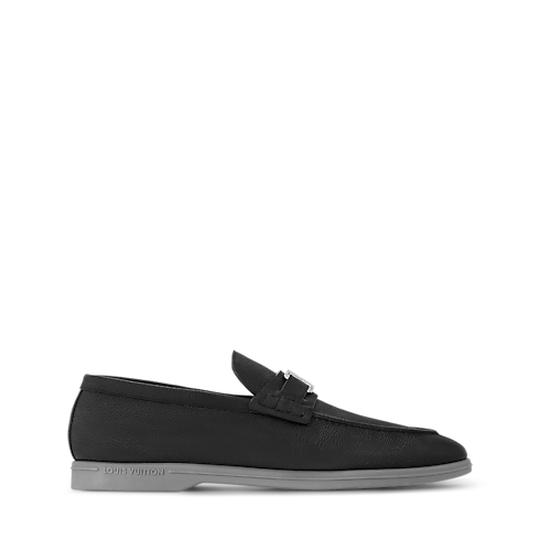 รองเท้าโลฟเฟอร์รุ่น Estate in ผู้ชาย's รองเท้า รองเท้าโลฟเฟอร์ และ มอคคาซินสำหรับผู้ชาย collections by Louis Vuitton (การย่อ/ขยายผลิตภัณฑ์)