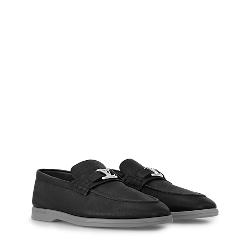 รองเท้าโลฟเฟอร์รุ่น Estate in ผู้ชาย's รองเท้า รองเท้าโลฟเฟอร์ และ มอคคาซินสำหรับผู้ชาย collections by Louis Vuitton (การย่อ/ขยายผลิตภัณฑ์)