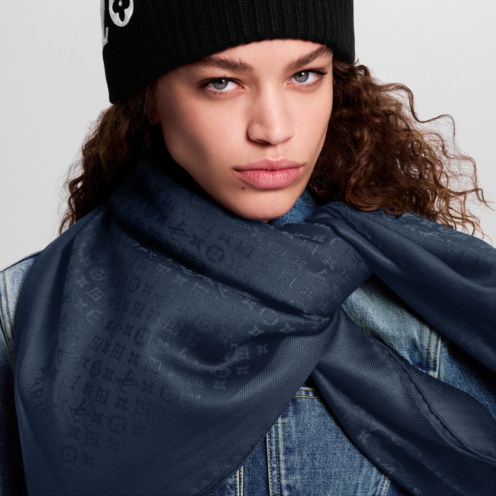 ผ้าคลุมไหล่รุ่น Evermore . in ผู้หญิง