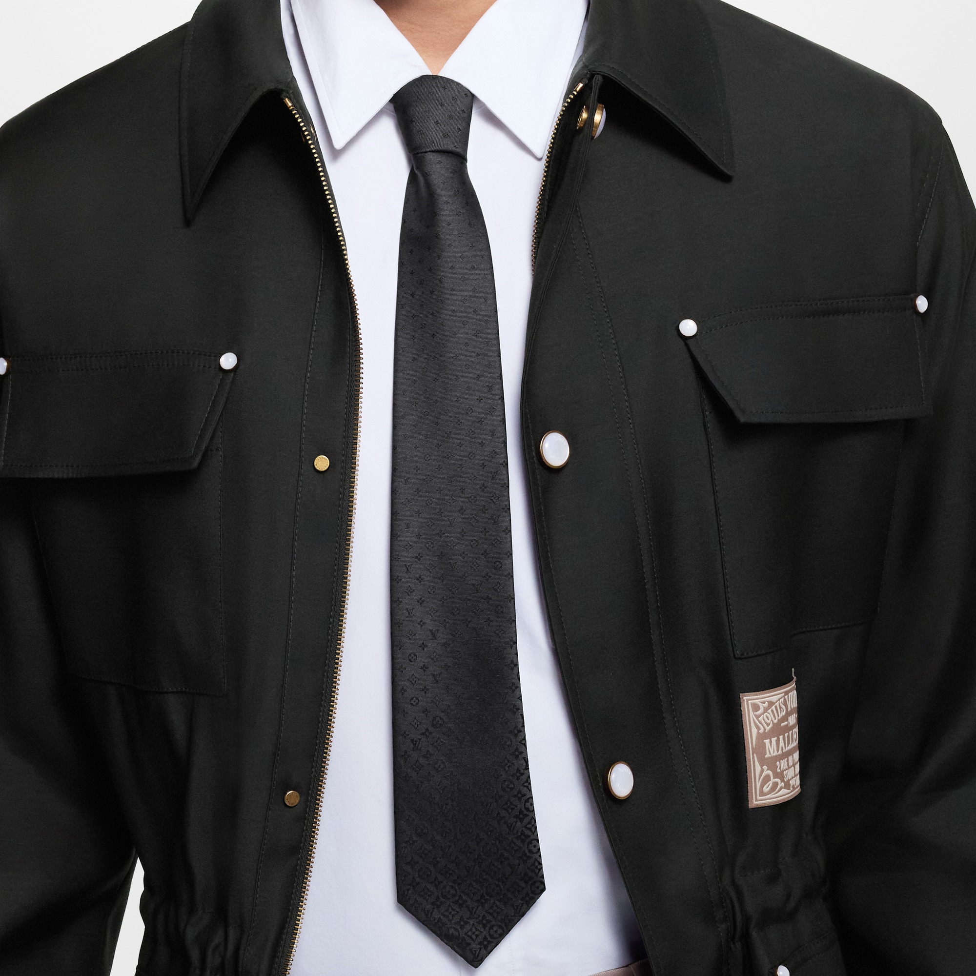 เนคไทรุ่น Fading Monogram . in ผู้ชาย