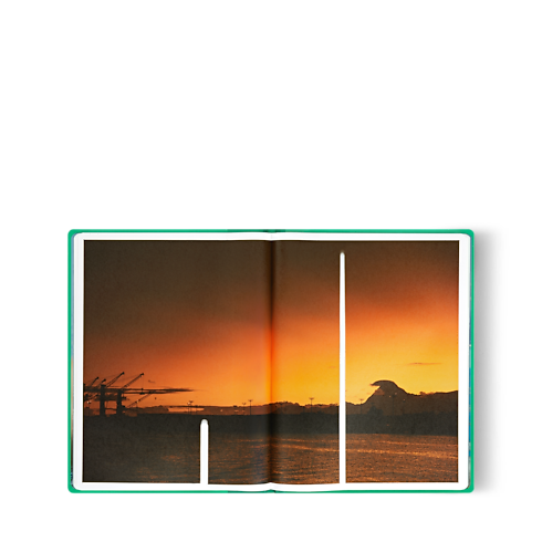 หนังสือ Fashion Eye ตาฮิติ โดย Jonathan LLense in ทรังก์ การเดินทาง และ บ้าน's หนังสือและเครื่องเขียน หนังสือ Fashion Eye collections by Louis Vuitton (การย่อ/ขยายผลิตภัณฑ์)