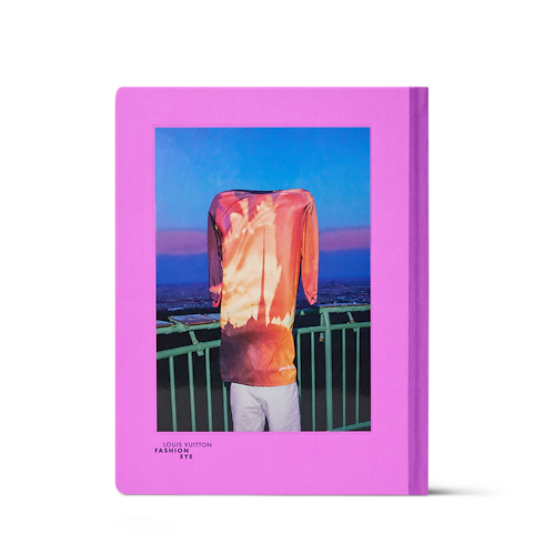 หนังสือ Fashion Eye เวียนนา in ทรังก์ การเดินทาง และ บ้าน's หนังสือและเครื่องเขียน หนังสือ Fashion Eye collections by Louis Vuitton (การย่อ/ขยายผลิตภัณฑ์)