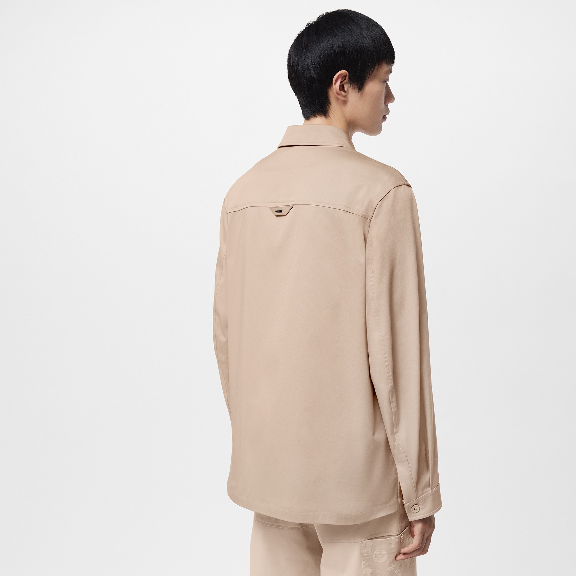 เสื้อโอเวอร์เชิ้ตแคชวลผ้าคอตตอนลาย Monogram flock  in ผู้ชาย