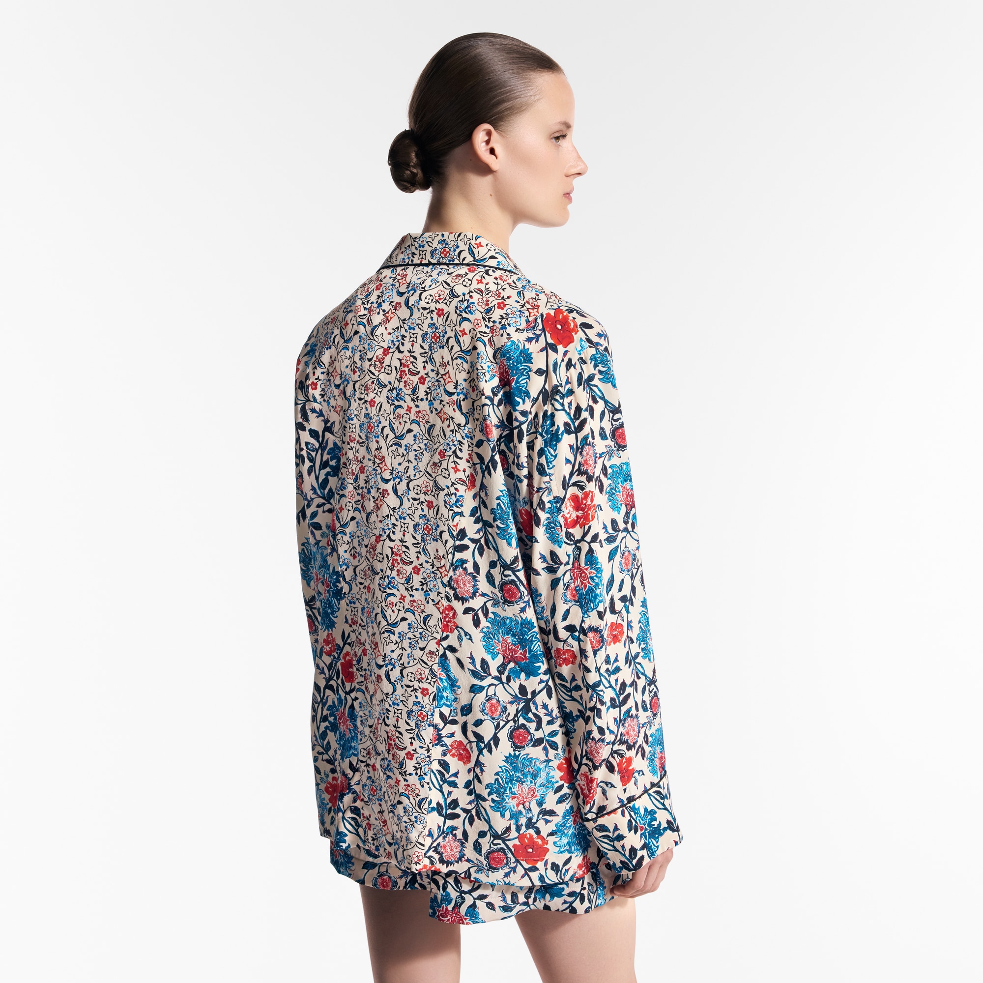 เสื้อเขิ้ตสไตล์พาจามาลาย Floral Vine  in ผู้หญิง