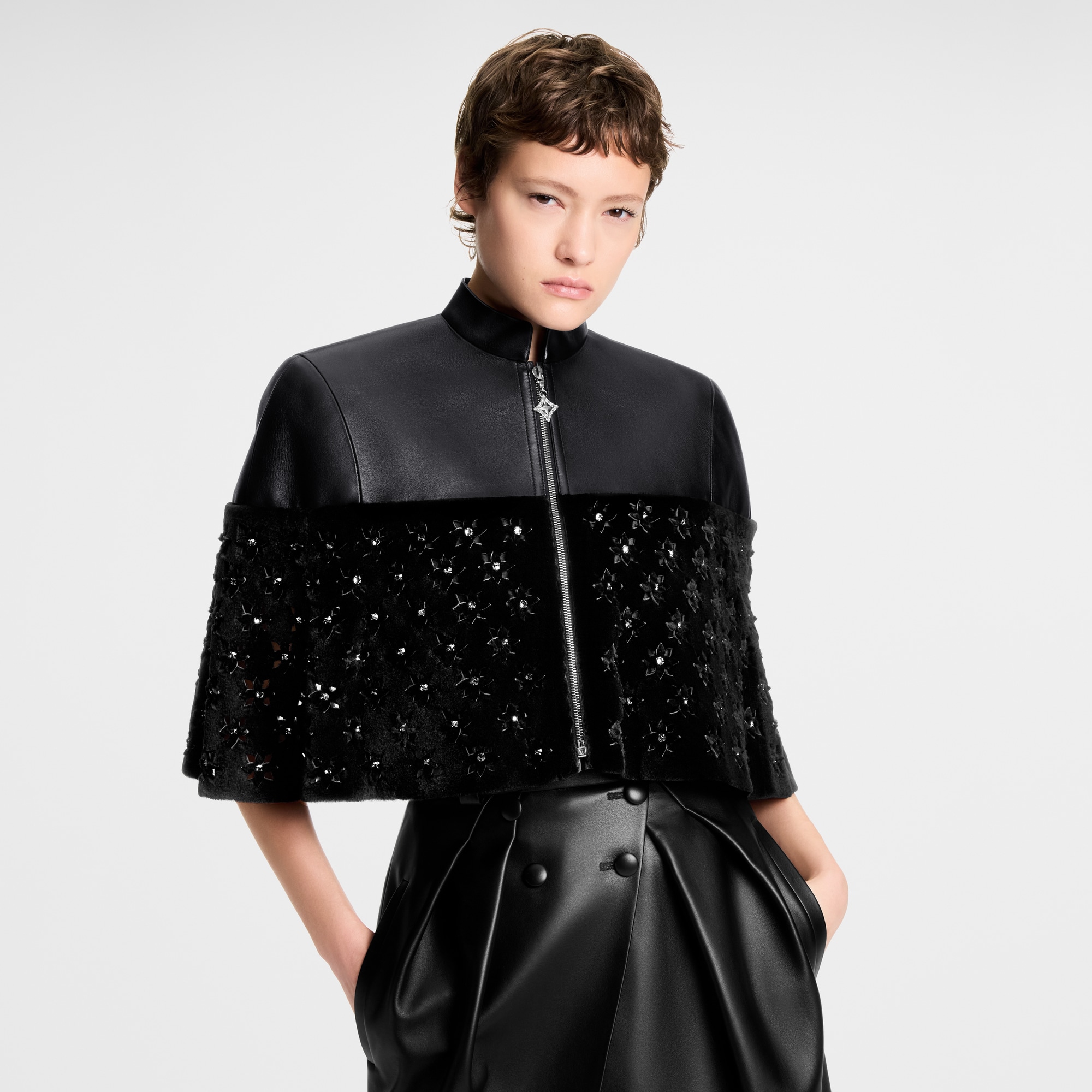 Fur Mix Leather Cropped Cape  in ผู้หญิง