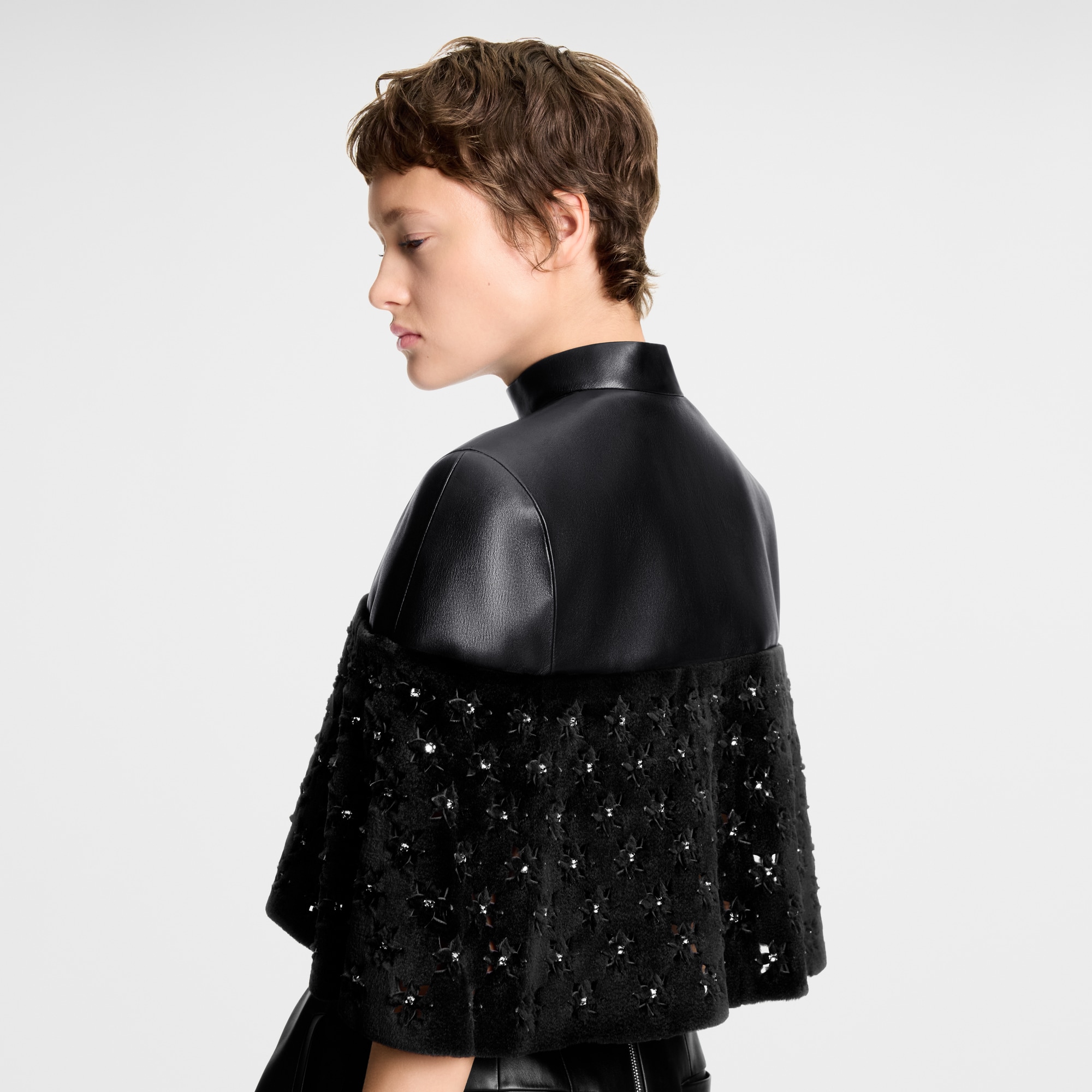 Fur Mix Leather Cropped Cape  in ผู้หญิง