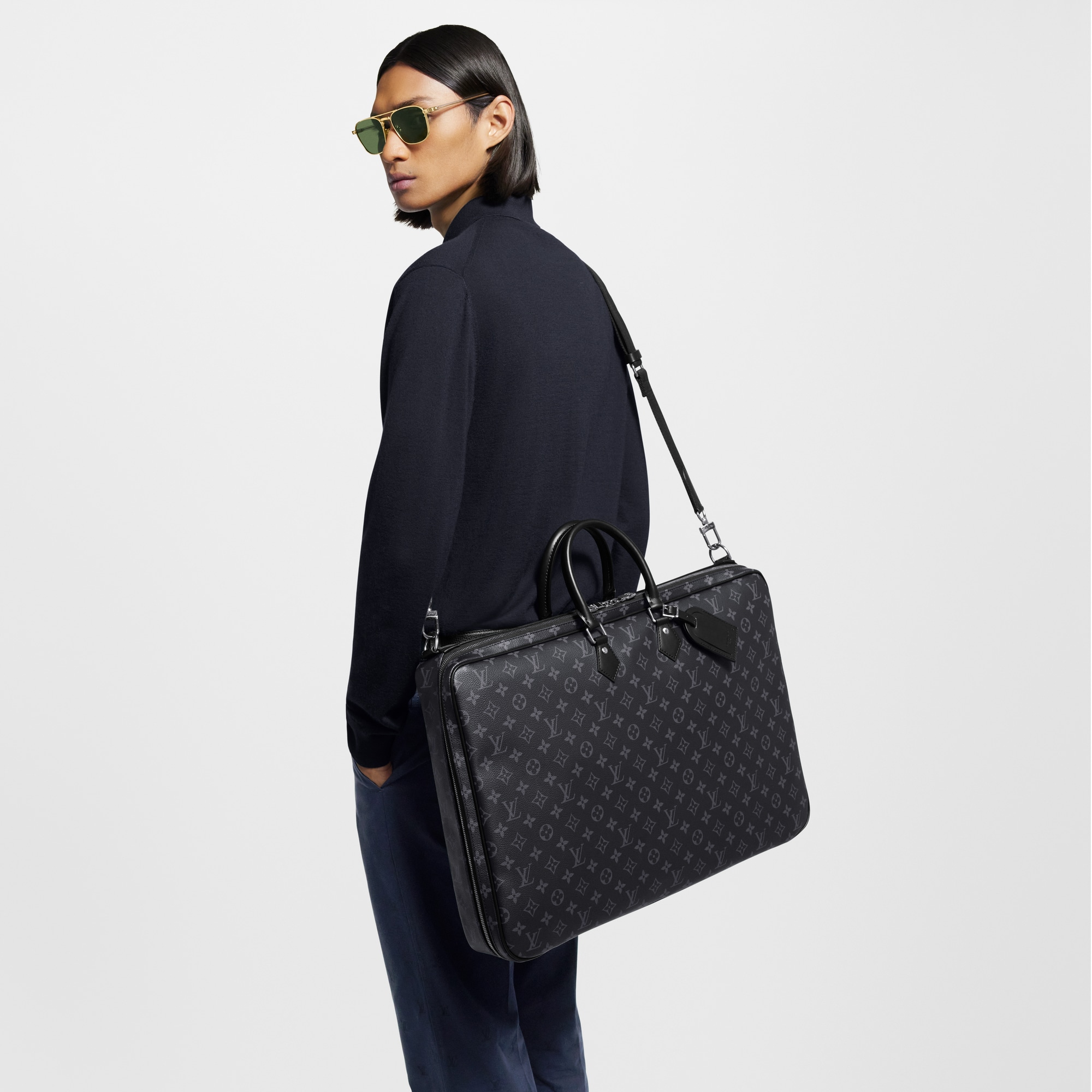 ซองใส่เสื้อผ้าพร้อมไม้แขวน 2 อัน Monogram Eclipse in ผู้ชาย