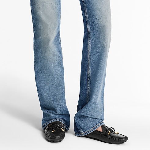 รองเท้าโลฟเฟอร์ส้นแบนรุ่น Gloria in ผู้หญิง's รองเท้า รองเท้าโลฟเฟอร์หนัง และ รองเท้าบัลเลต์สำหรับผู้หญิง collections by Louis Vuitton (การย่อ/ขยายผลิตภัณฑ์)