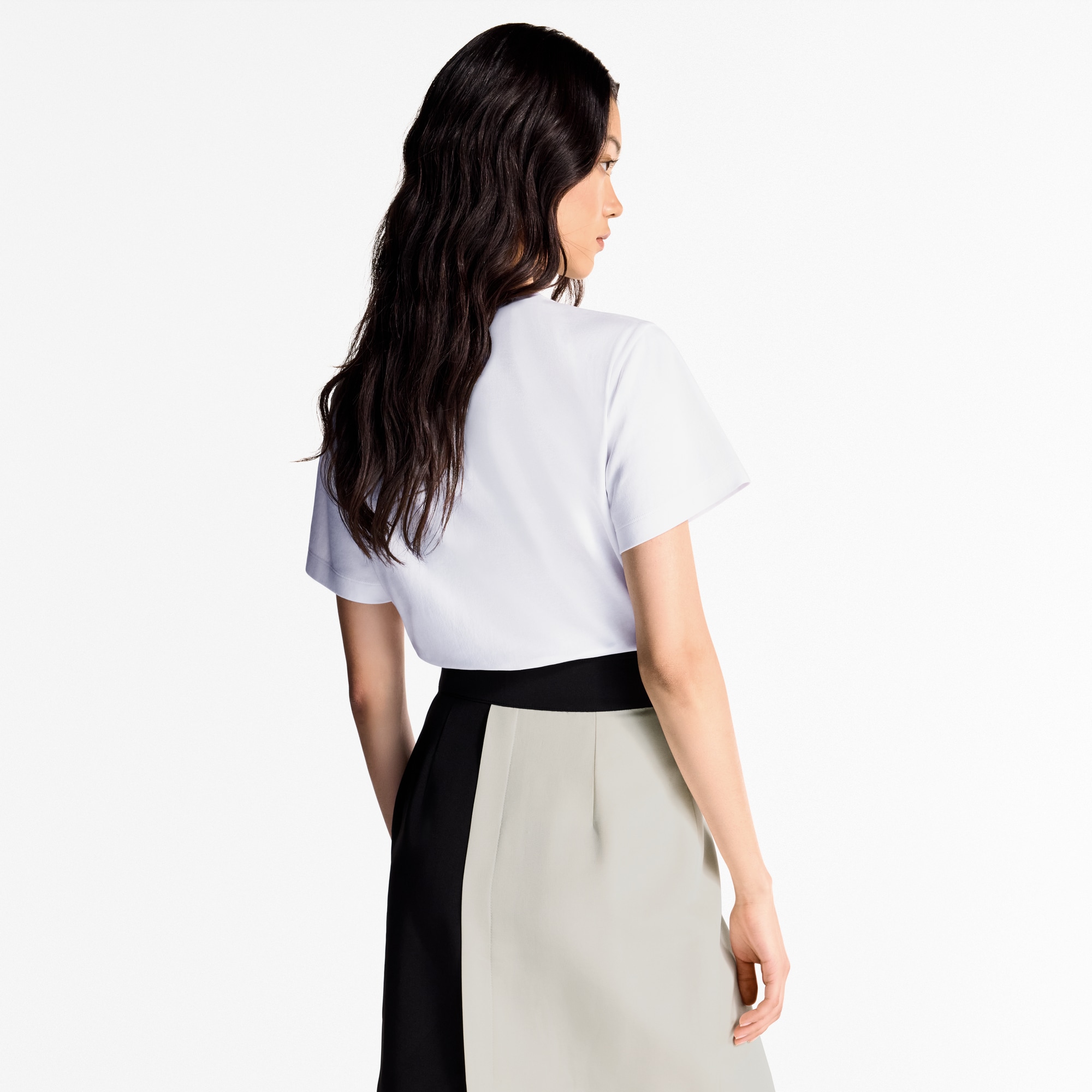 เสื้อยืดลายสัญลักษณ์เคลือบเงา  in ผู้หญิง