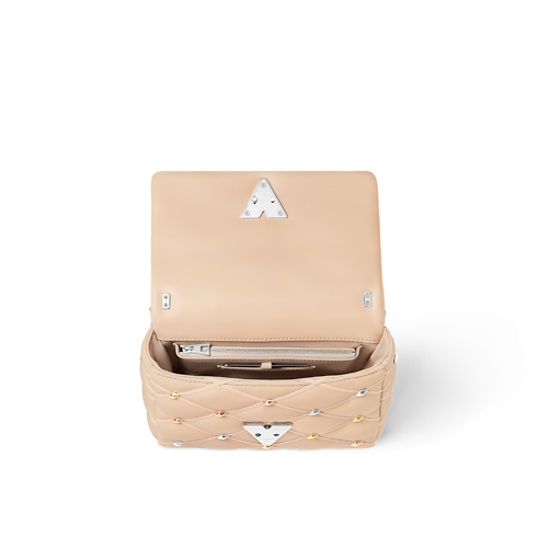 กระเป๋ารุ่น GO-14 MM Malletage in ผู้หญิง's กระเป๋าถือ คอลเล็คชั่นทั้งหมด collections by Louis Vuitton (การย่อ/ขยายผลิตภัณฑ์)