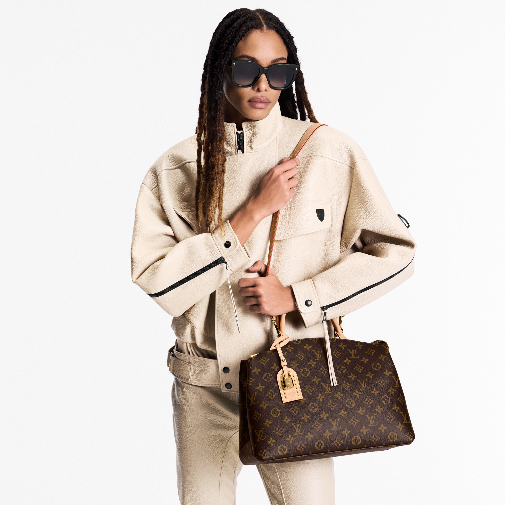 กระเป๋ารุ่น Grand Palais Monogram in ผู้หญิง