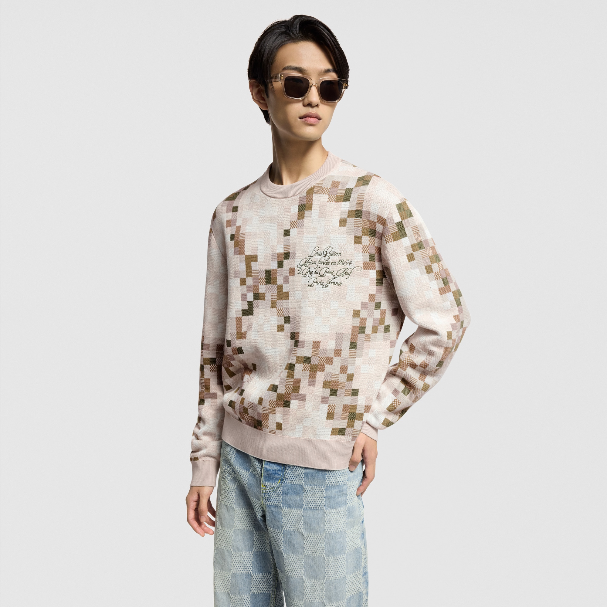 เสื้อคอกลมลายกราฟิก  in ผู้ชาย