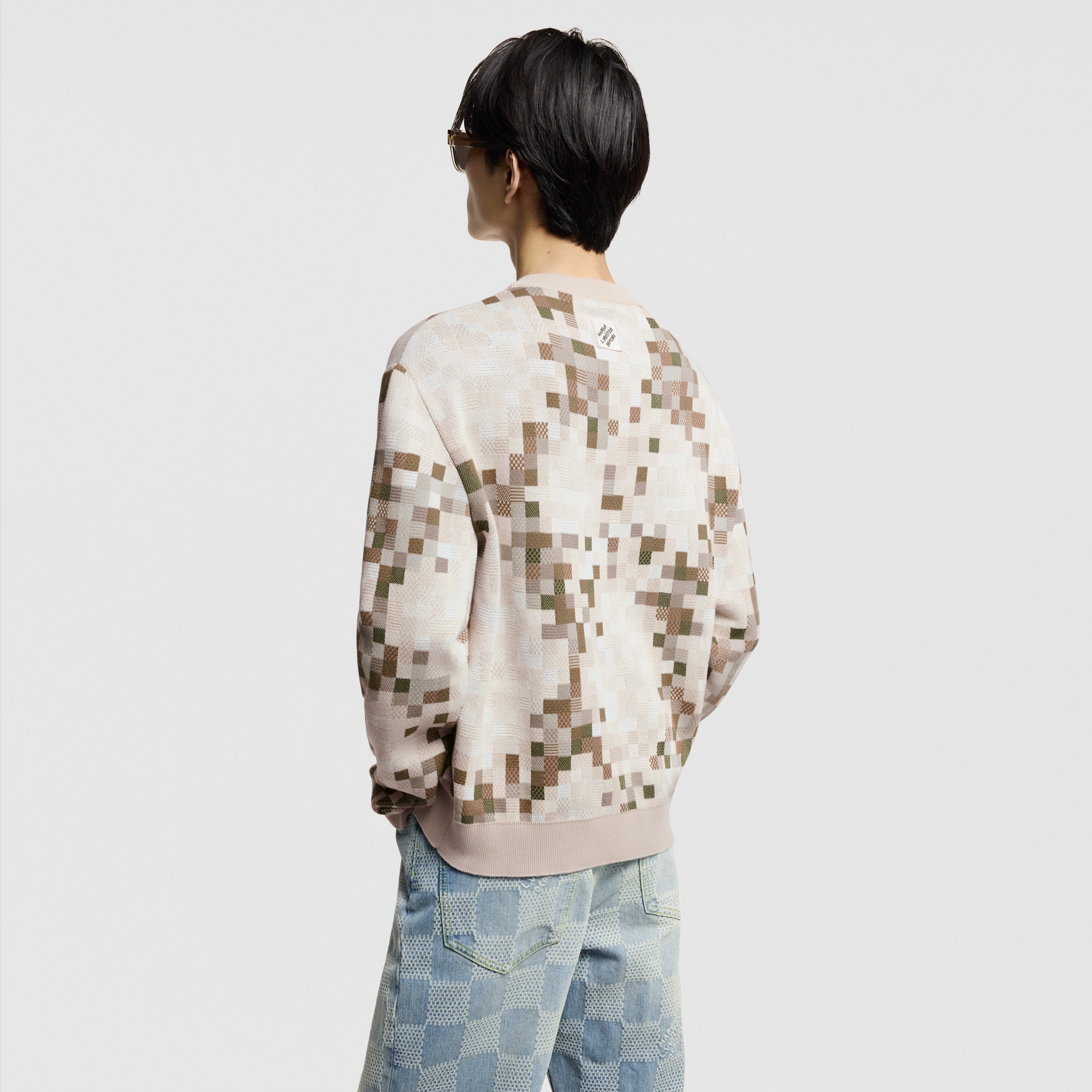 เสื้อคอกลมลายกราฟิก  in ผู้ชาย