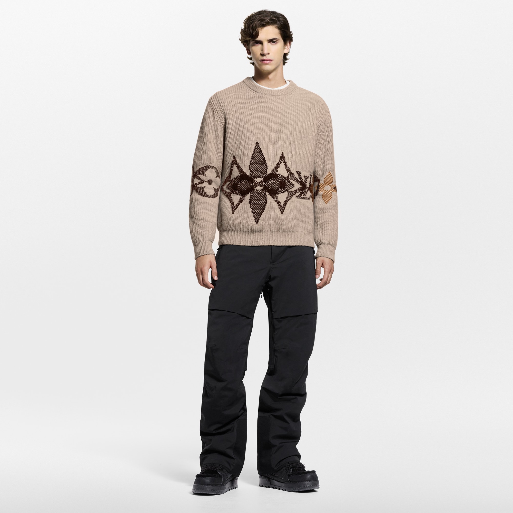 Graphic Knitted Crewneck  in ผลิตภัณฑ์ใหม่