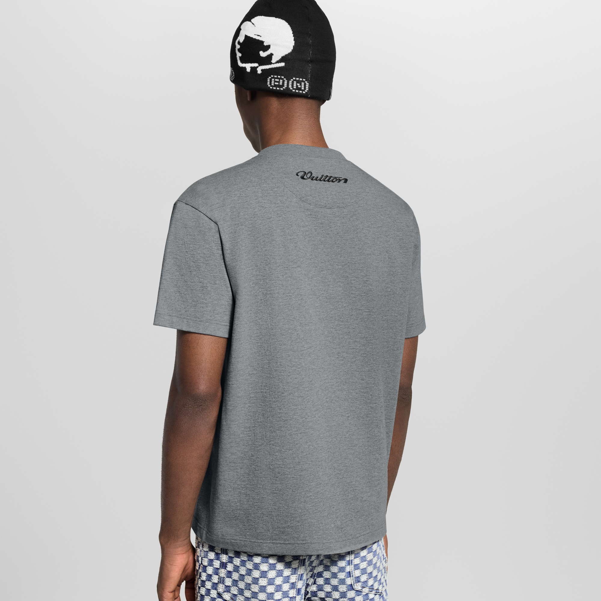 เสื้อยืดตกแต่งแพตช์กราฟิก  in ผู้ชาย