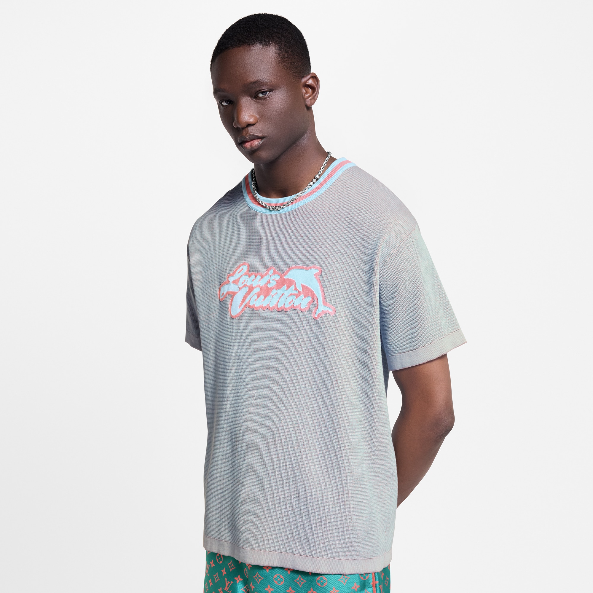 เสื้อคอกลมแขนสั้นลายกราฟิก  in ผู้ชาย