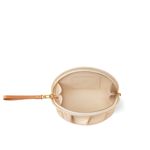 กระเป๋ารุ่น Gyoza Pouch หนังประเภทอื่น in กระเป๋าและผลิตภัณฑ์เครื่องหนังขนาดเล็ก's ผลิตภัณฑ์เครื่องหนังขนาดเล็กสำหรับผู้ชาย ผลิตภัณฑ์ใหม่ล่าสุด collections by Louis Vuitton (การย่อ/ขยายผลิตภัณฑ์)