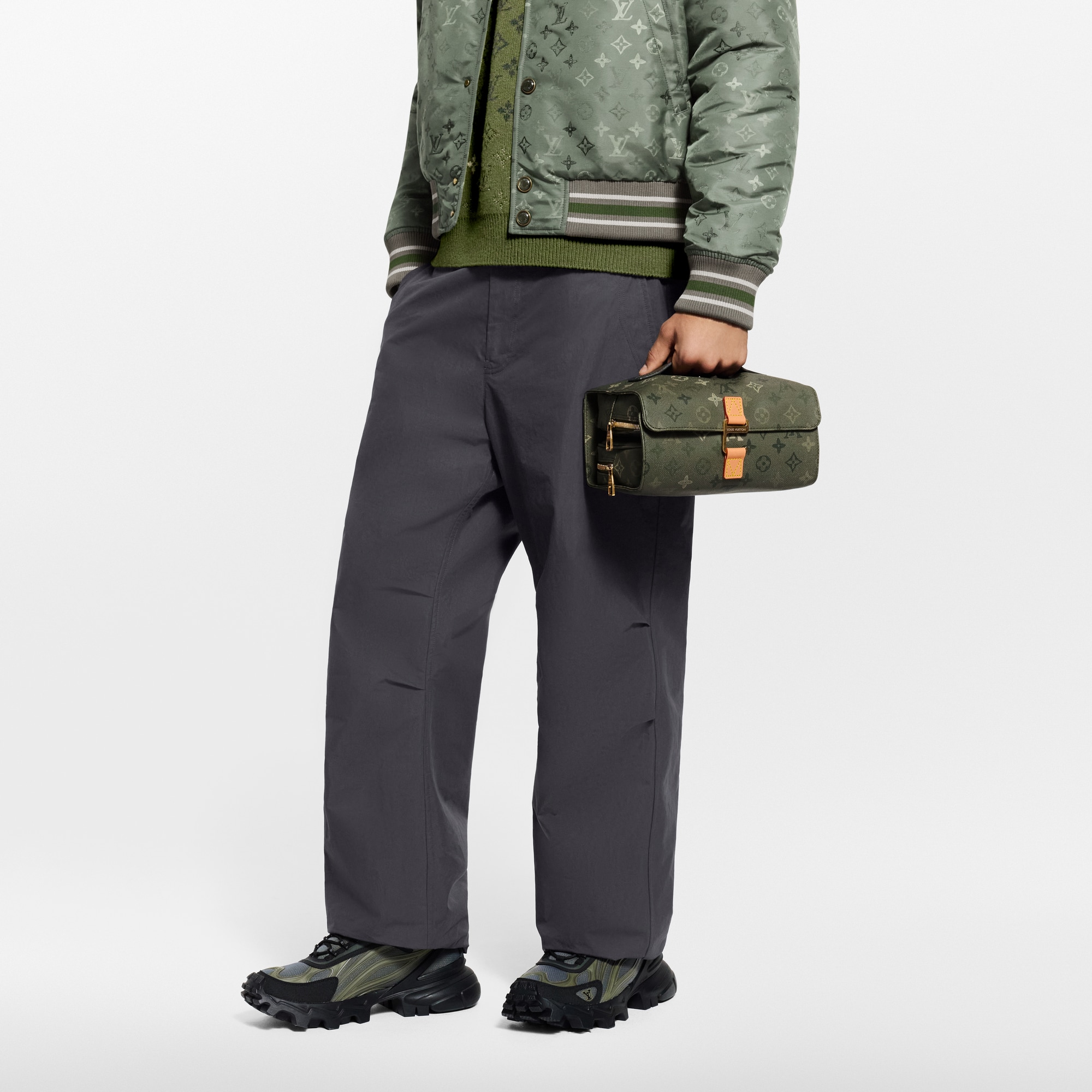 กระเป๋ารุ่น Hanging Toiletry Bag Monogram Other in ผู้ชาย